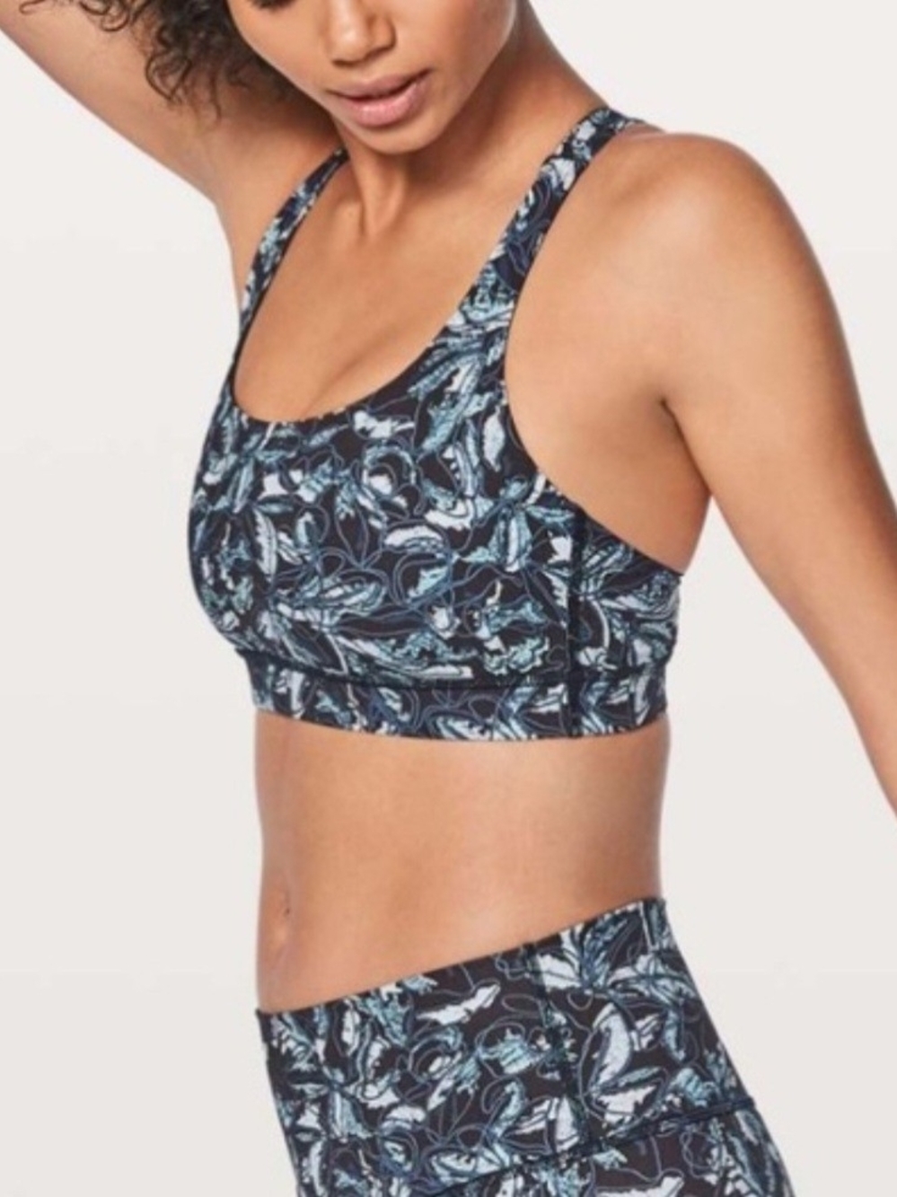 lululemon athletica Free To Be Zen Bra - Picture 3 of 5